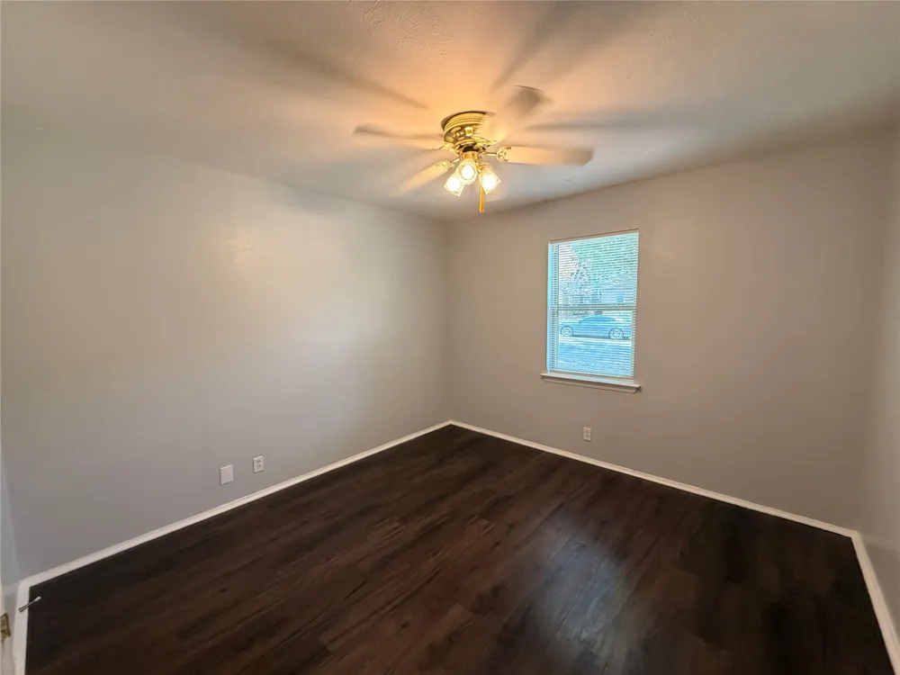 825 Bryan Drive Bedford, TX 76022