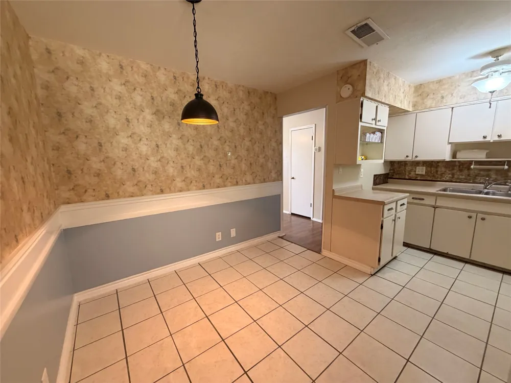 825 Bryan Drive Bedford, TX 76022