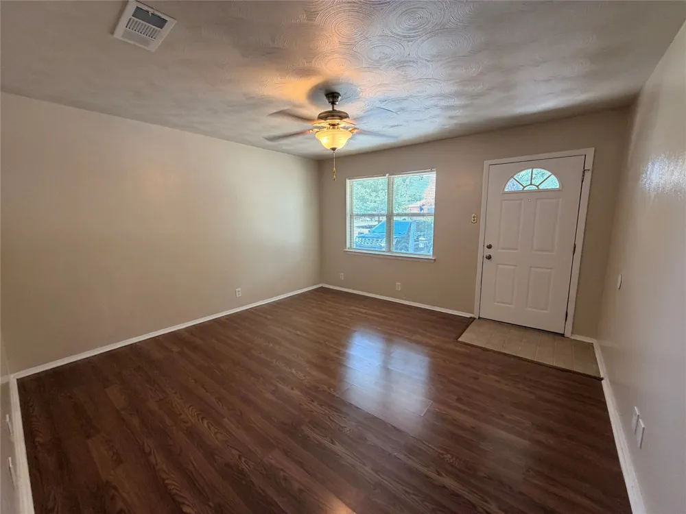 825 Bryan Drive Bedford, TX 76022