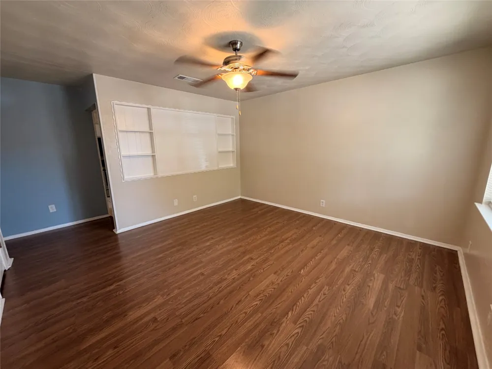 825 Bryan Drive Bedford, TX 76022