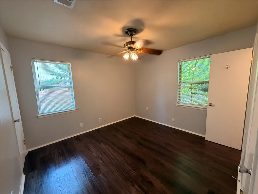 825 Bryan Drive Bedford, TX 76022