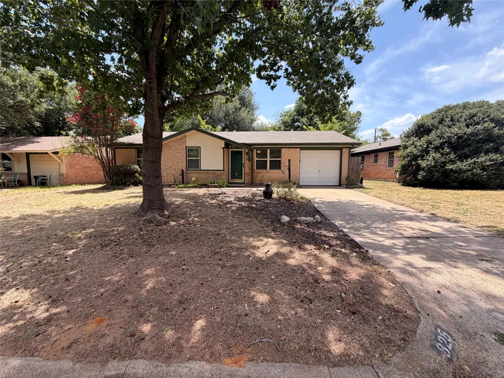 825 Bryan Drive Bedford, TX 76022