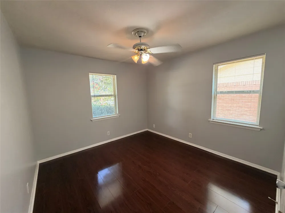 825 Bryan Drive Bedford, TX 76022