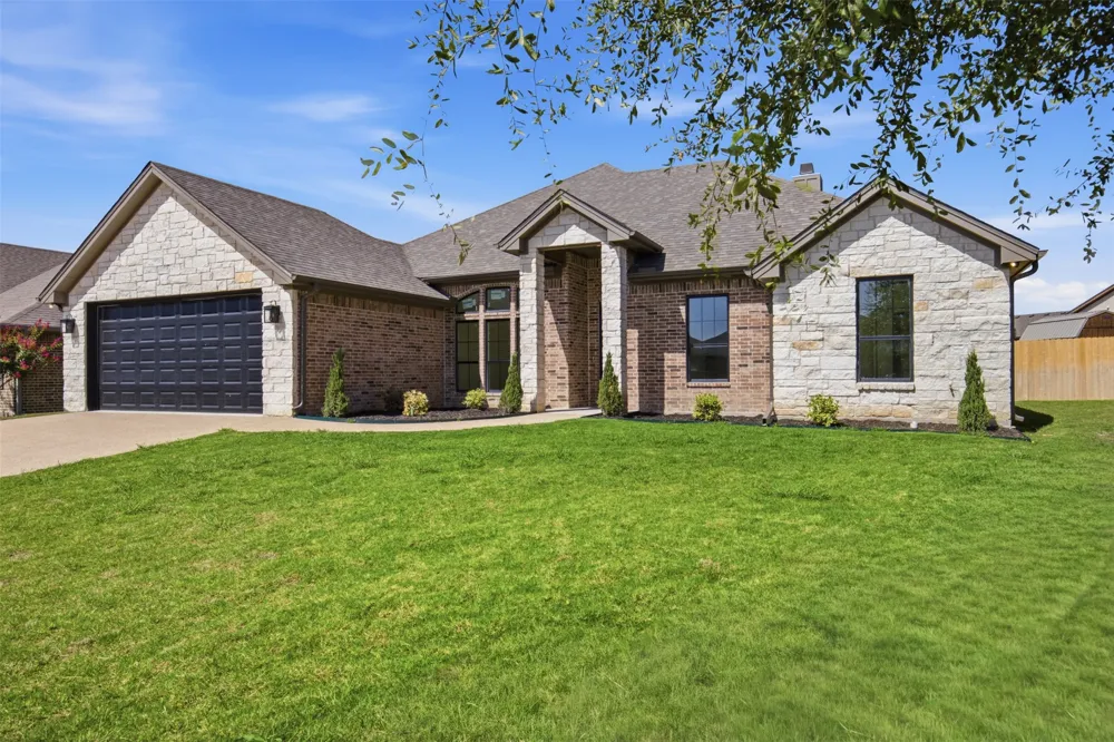 905 Cumberland Street McGregor, TX 76657