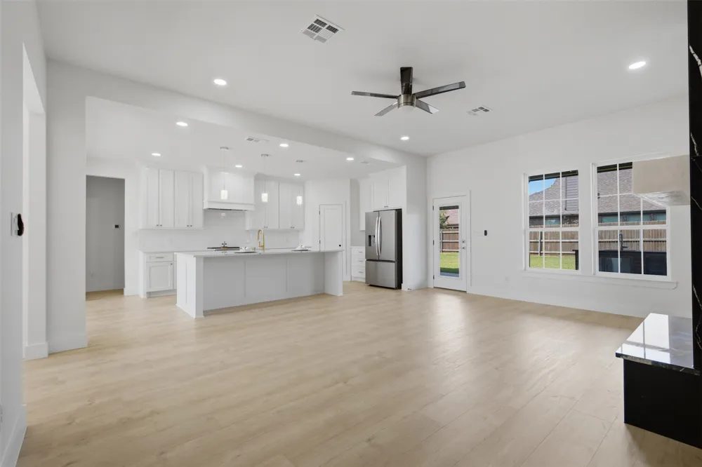 905 Cumberland Street McGregor, TX 76657