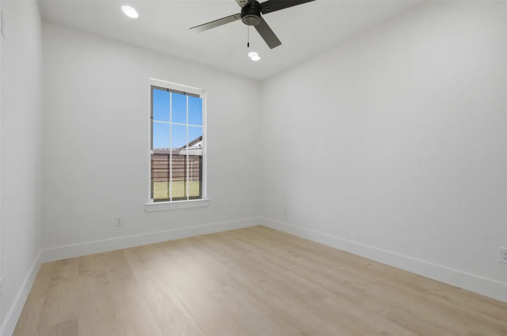 905 Cumberland Street McGregor, TX 76657