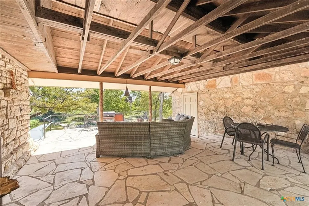 190 Private Road 3011 Lampasas, TX 76550