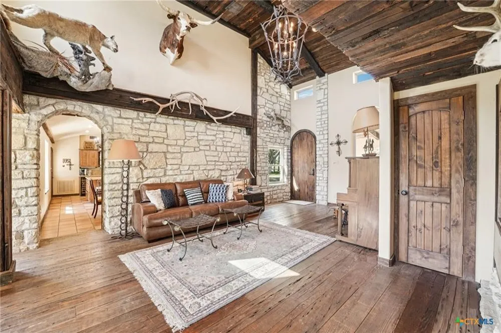 190 Private Road 3011 Lampasas, TX 76550