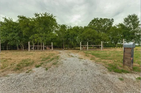 3805 County Rd