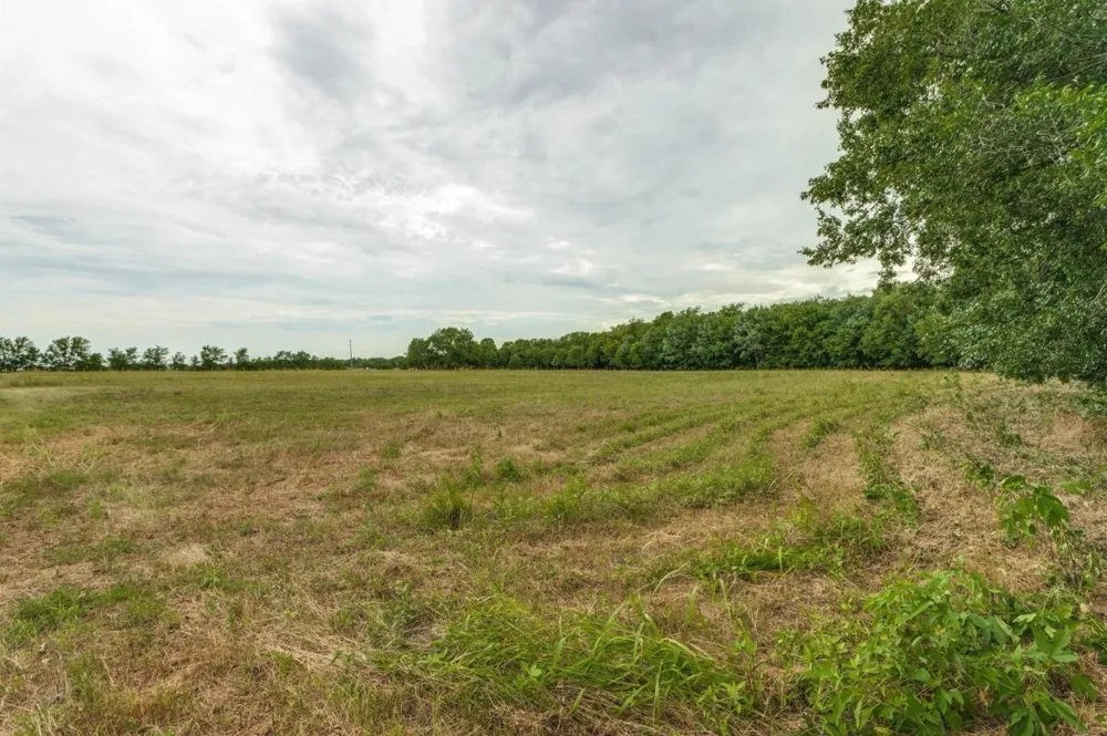 3805 County Rd Wolfe City, TX 75496