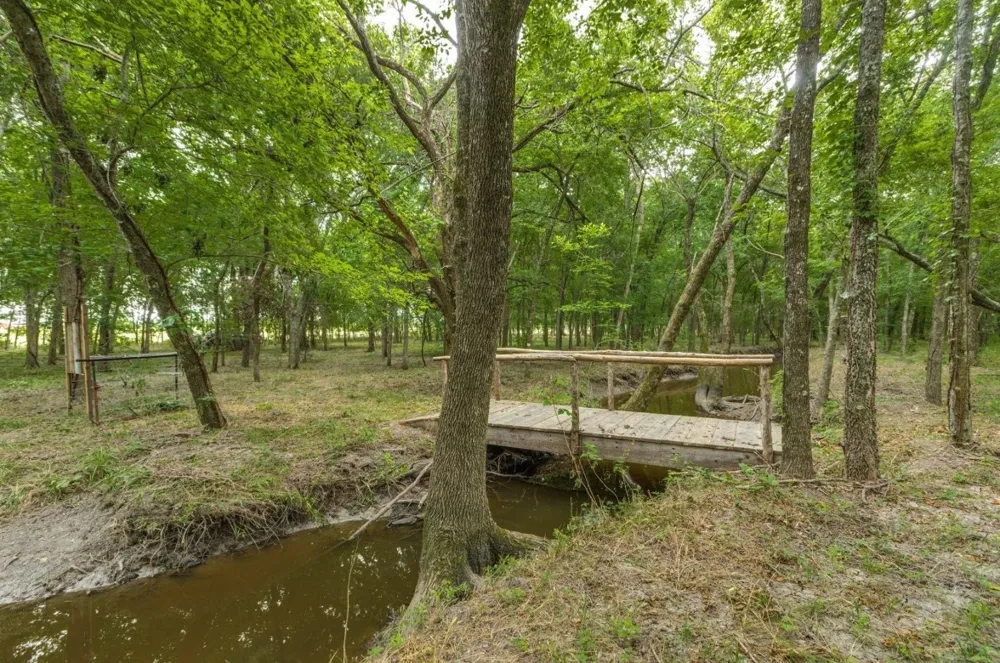 3805 County Rd Wolfe City, TX 75496