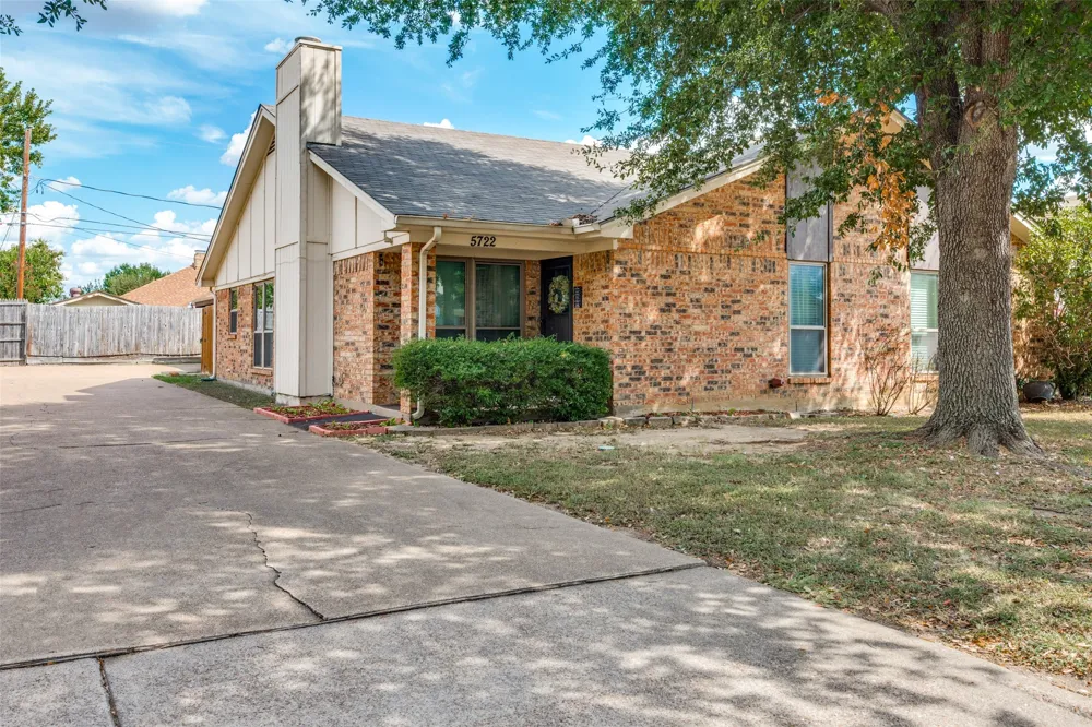 5720 Cancun Drive North Richland Hills, TX 76180