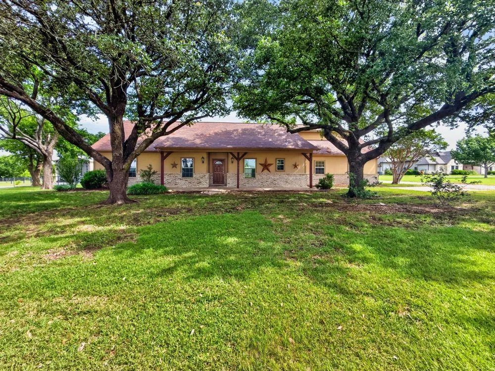 1255 Vineyard Road Gunter, TX 75058