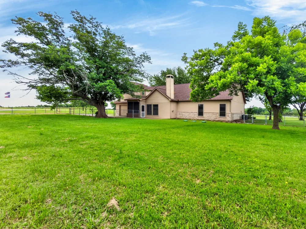 1255 Vineyard Road Gunter, TX 75058