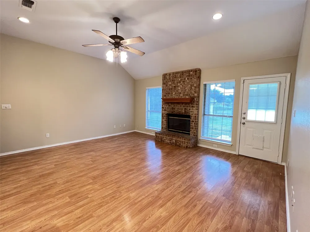 788 Robin Court Springtown, TX 76082