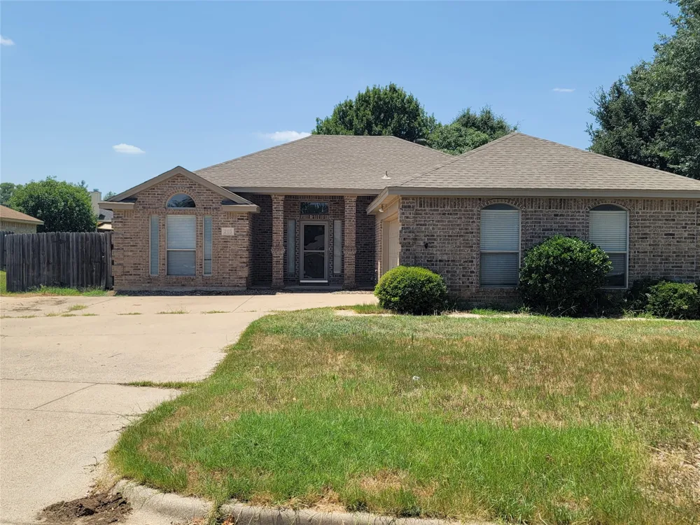 205 Willow Creek Drive Weatherford, TX 76085