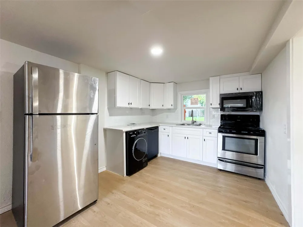 705 Texas Avenue #B Pasadena, TX 77506