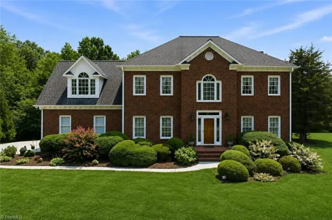 5200 Northforest Drive