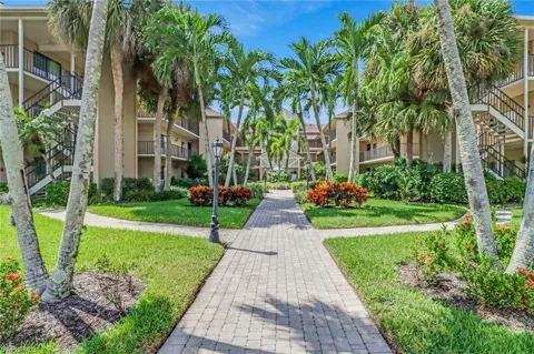 5250 Fox Hollow Drive #508