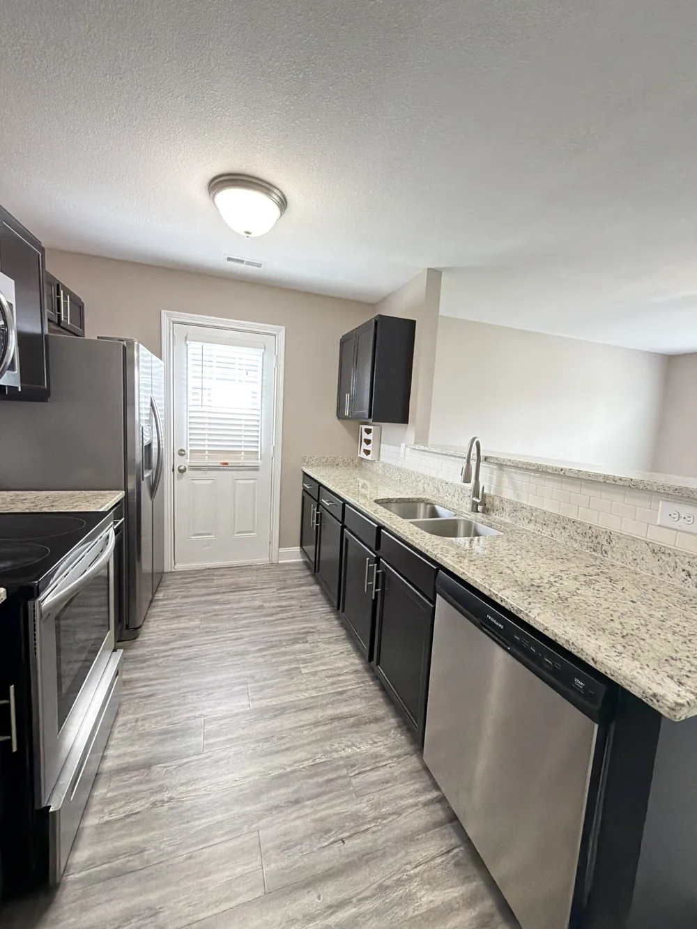 579 Heritage Point Dr #B Clarksville, TN 37042