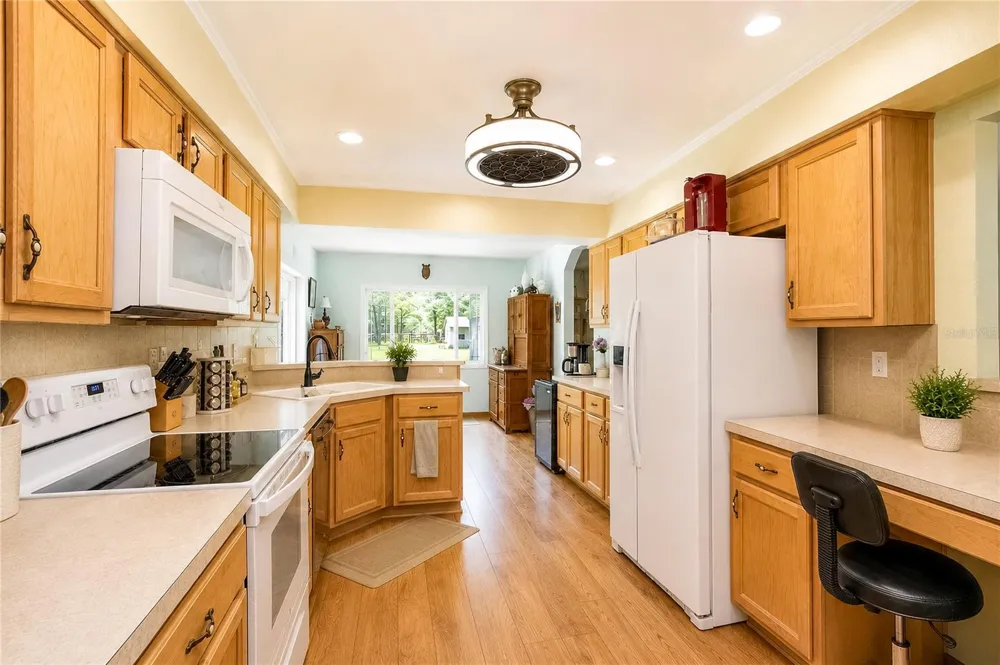 15970 NW 53RD STREET Morriston, FL 32668