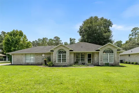 200 NW CHARLOTTE GLEN