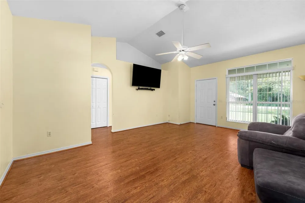 200 NW CHARLOTTE GLEN Lake City, FL 32055
