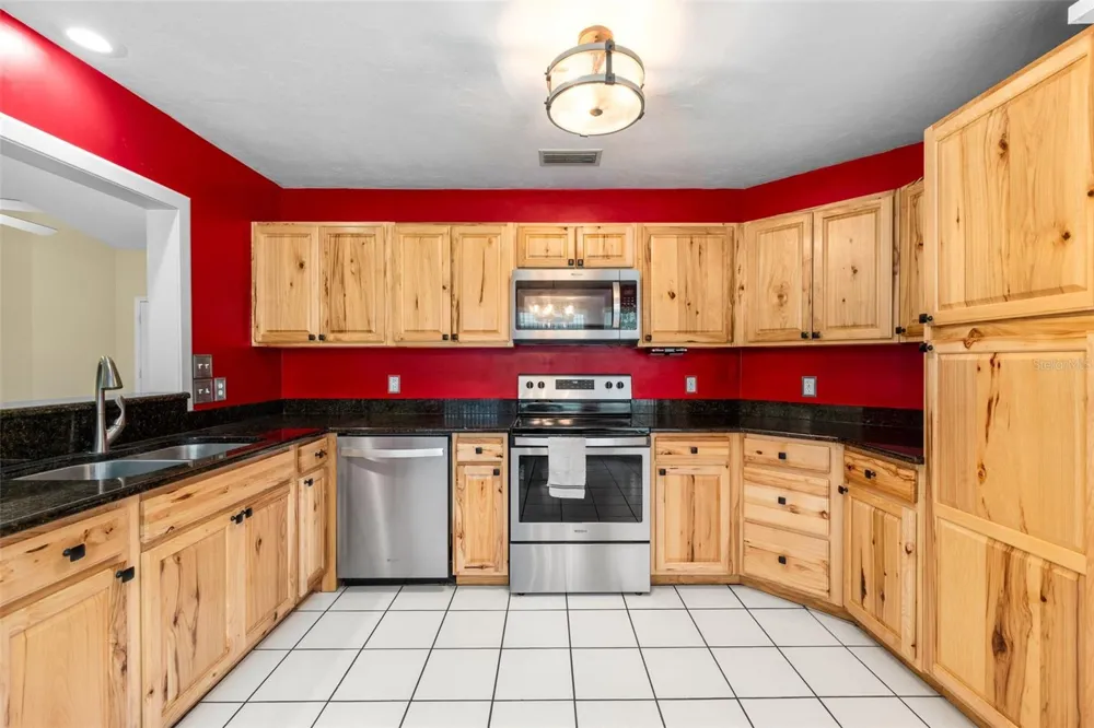 200 NW CHARLOTTE GLEN Lake City, FL 32055