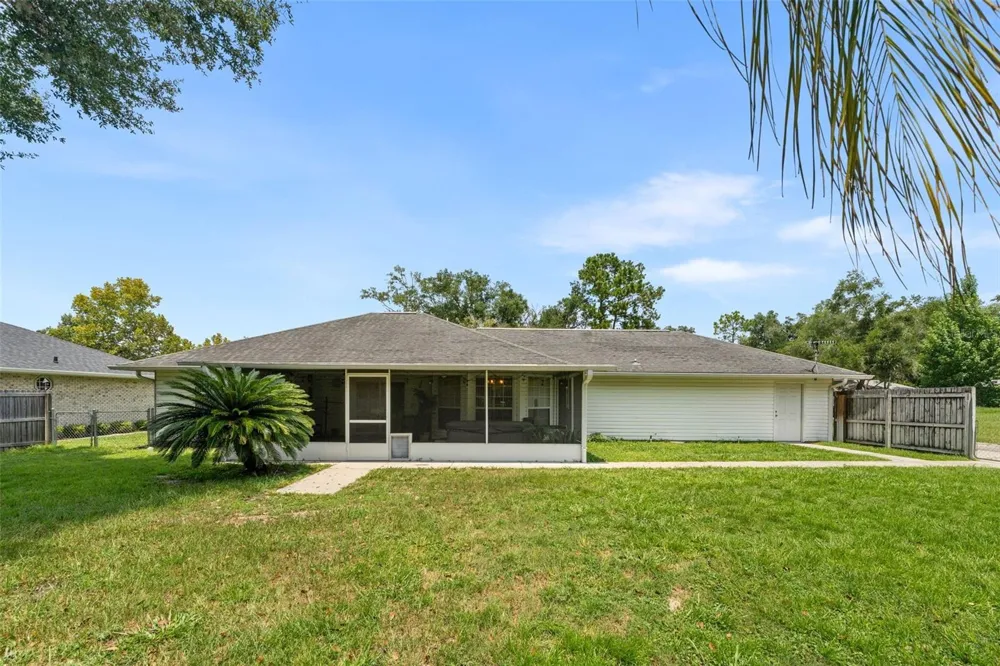 200 NW CHARLOTTE GLEN Lake City, FL 32055