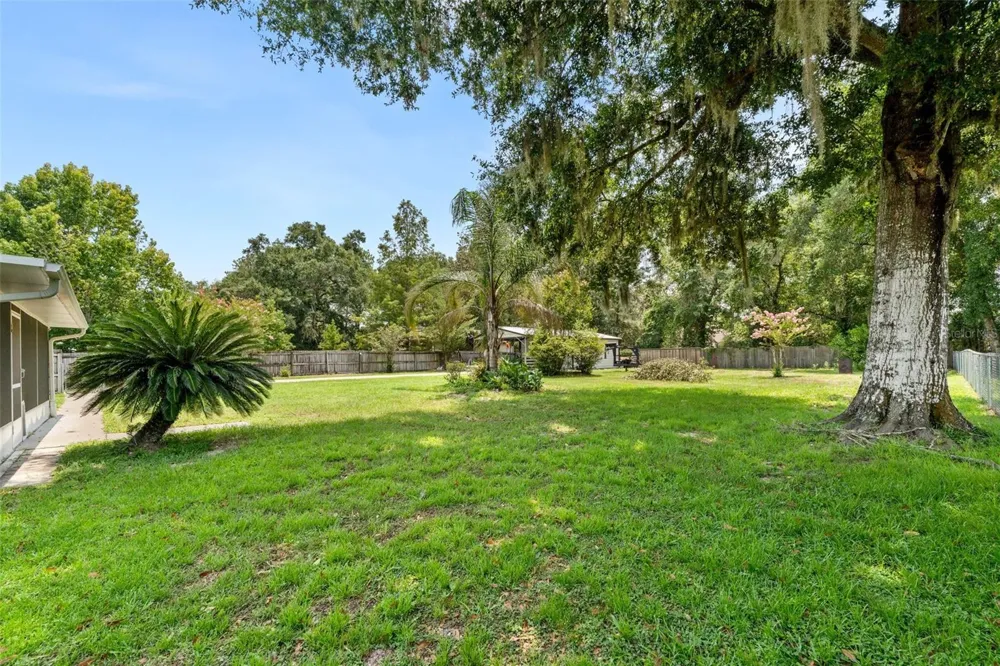 200 NW CHARLOTTE GLEN Lake City, FL 32055