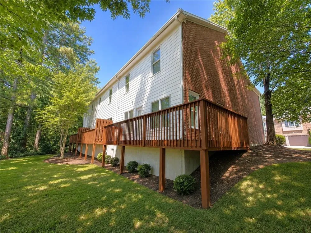 1664 OAKBROOK LAKE DRIVE Norcross, GA 30093