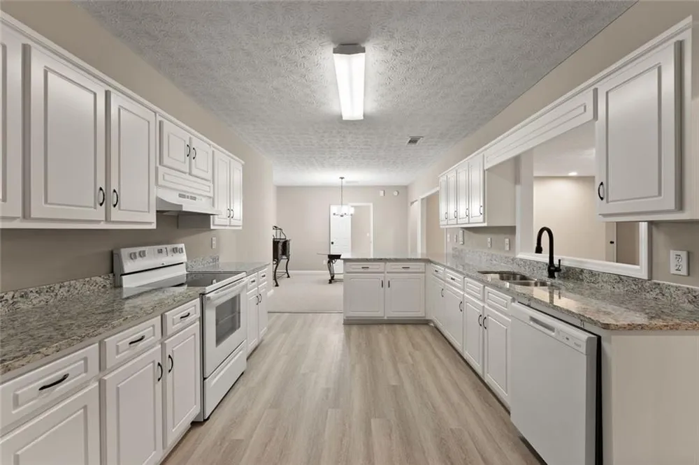 1194 Foster Road Statham, GA 30666