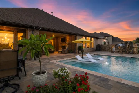 8113 Cocobolo Drive