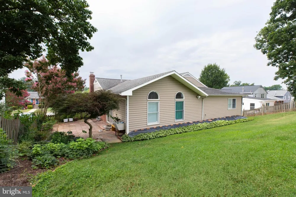 7108 LANIER STREET Annandale, VA 22003