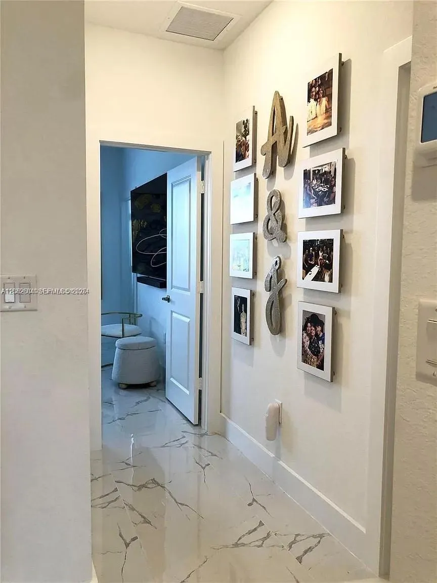 10162 SW 228th Ter Miami, FL 33190