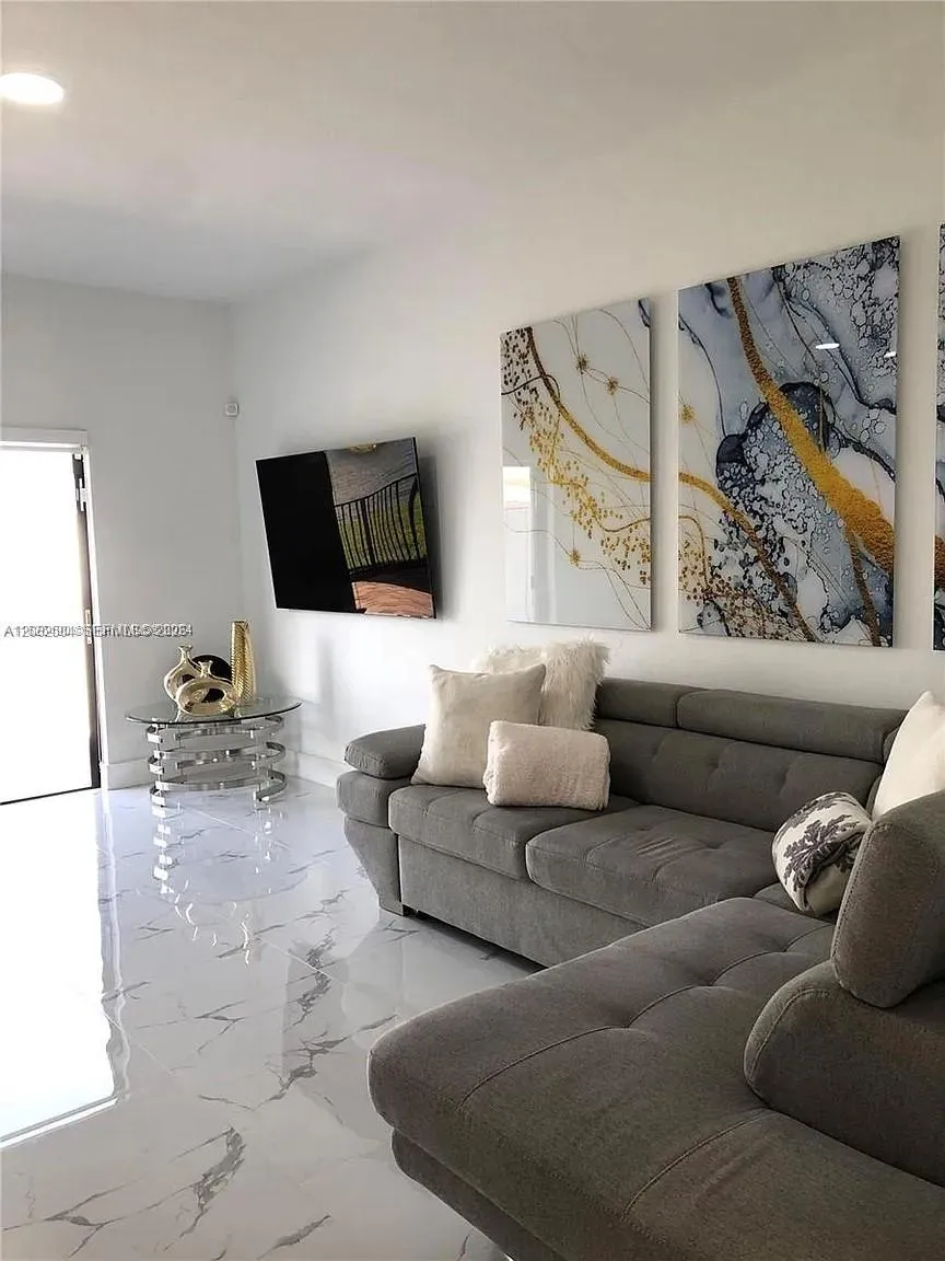 10162 SW 228th Ter Miami, FL 33190