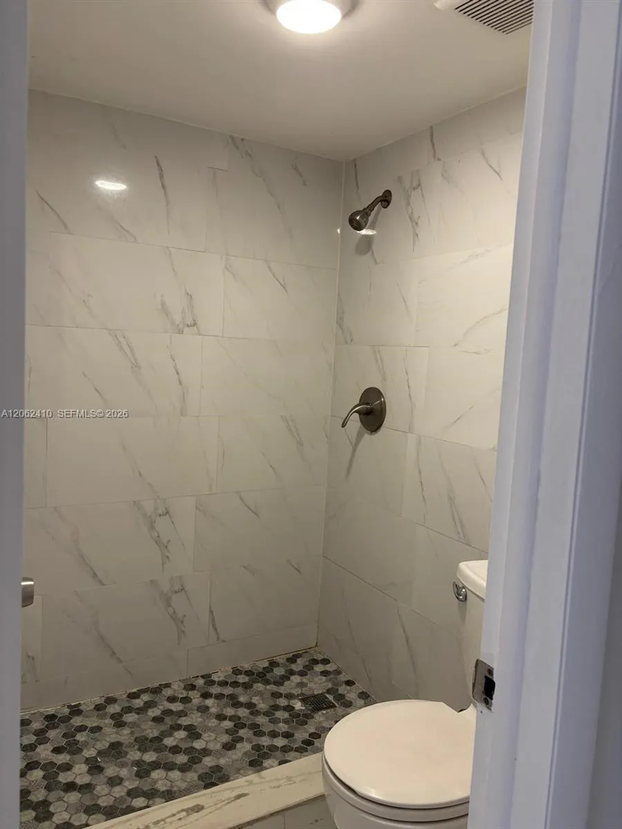 19851 SW 114th Ave #207 Miami, FL 33157