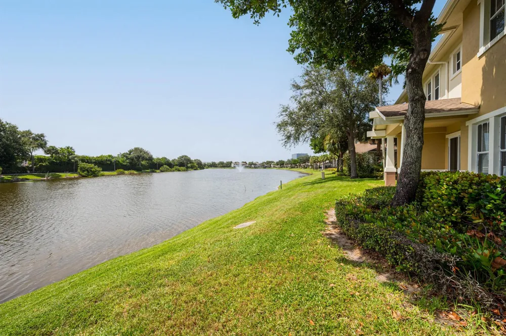 669 Pacific Grove Drive #2 West Palm Beach, FL 33401