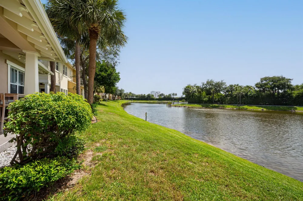 669 Pacific Grove Drive #2 West Palm Beach, FL 33401