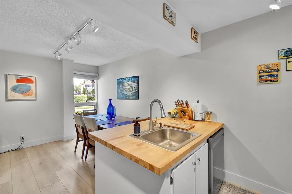 670 Kensington Place #5B Wilton Manors, FL 33305