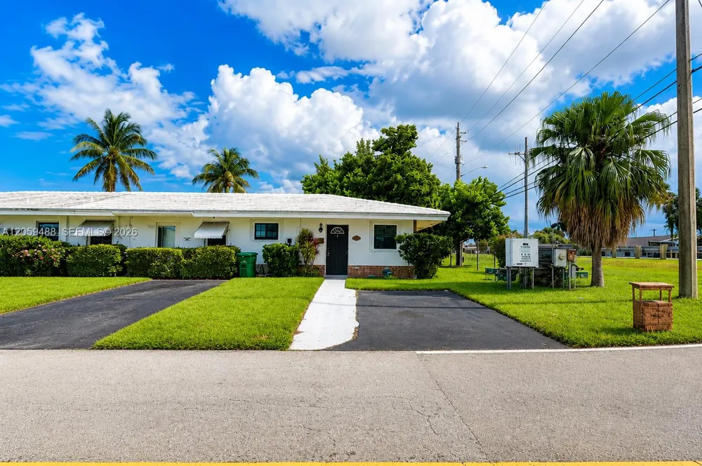 2401 NW 52nd St Tamarac, FL 33309