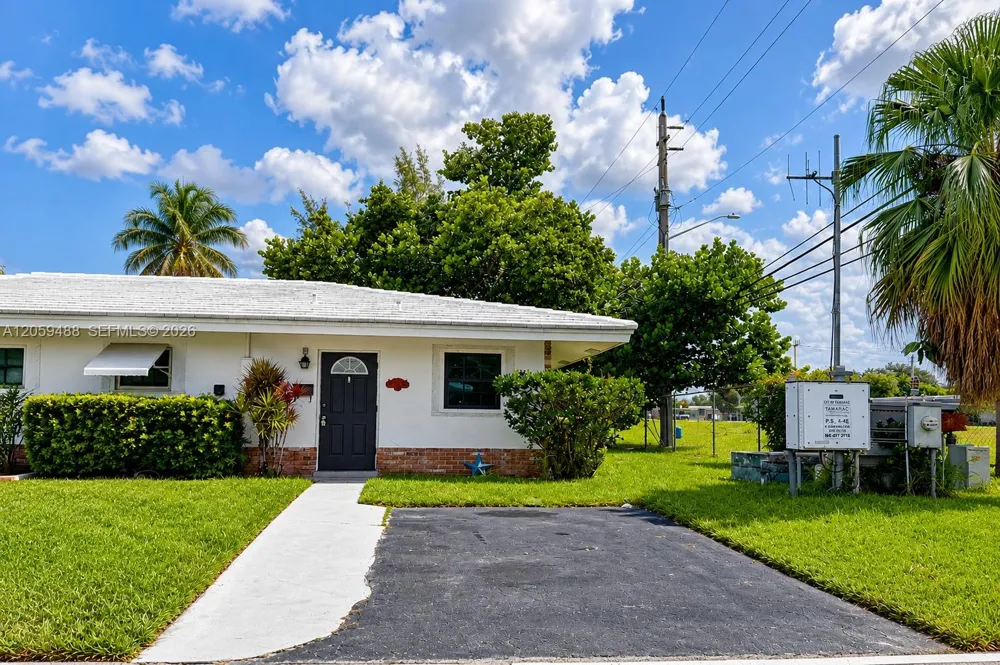 2401 NW 52nd St Tamarac, FL 33309