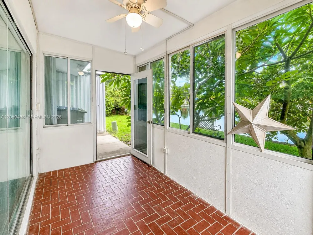 2401 NW 52nd St Tamarac, FL 33309