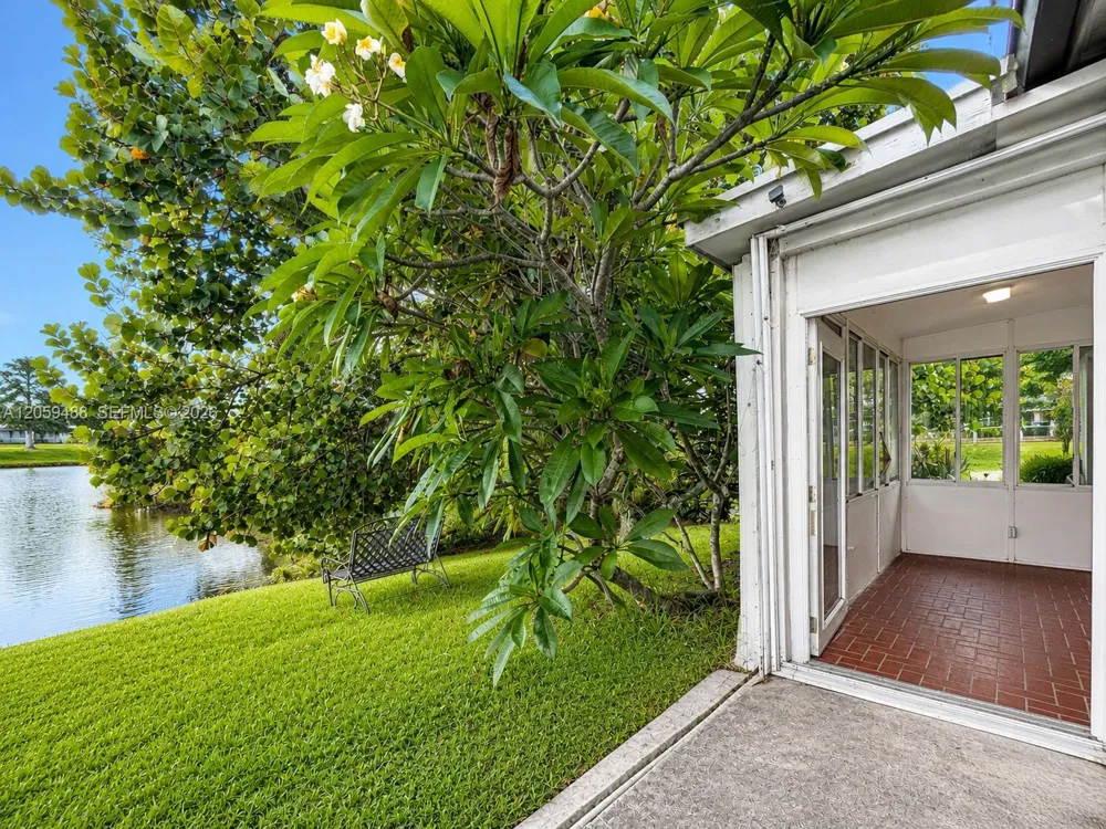 2401 NW 52nd St Tamarac, FL 33309