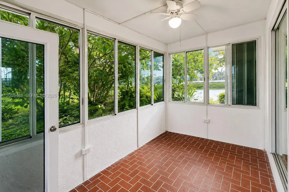 2401 NW 52nd St Tamarac, FL 33309