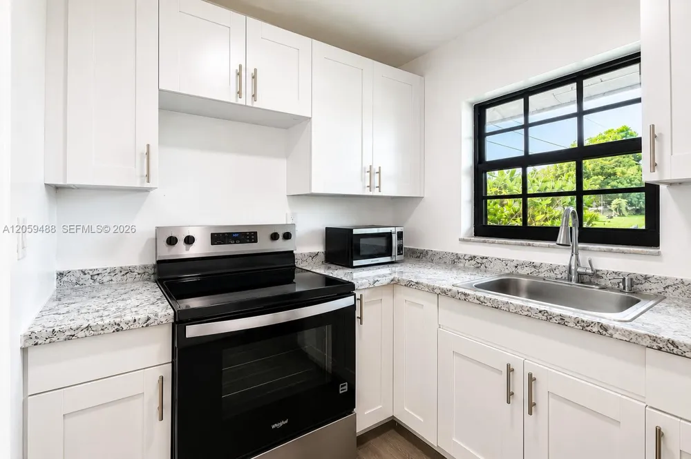 2401 NW 52nd St Tamarac, FL 33309