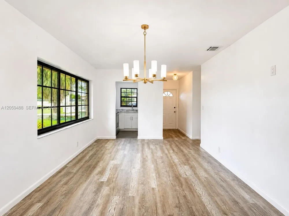 2401 NW 52nd St Tamarac, FL 33309