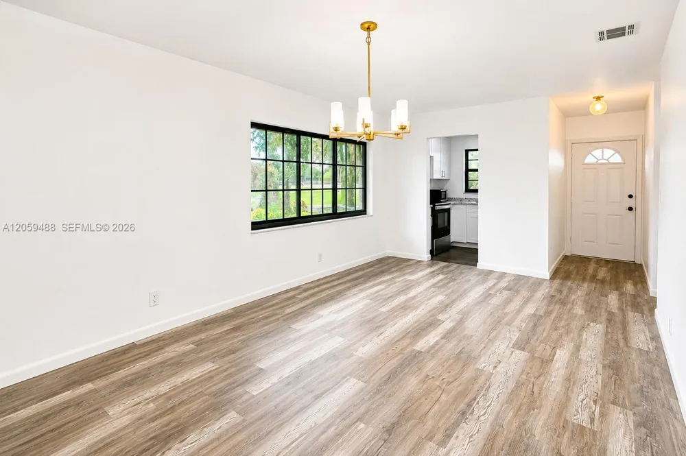 2401 NW 52nd St Tamarac, FL 33309