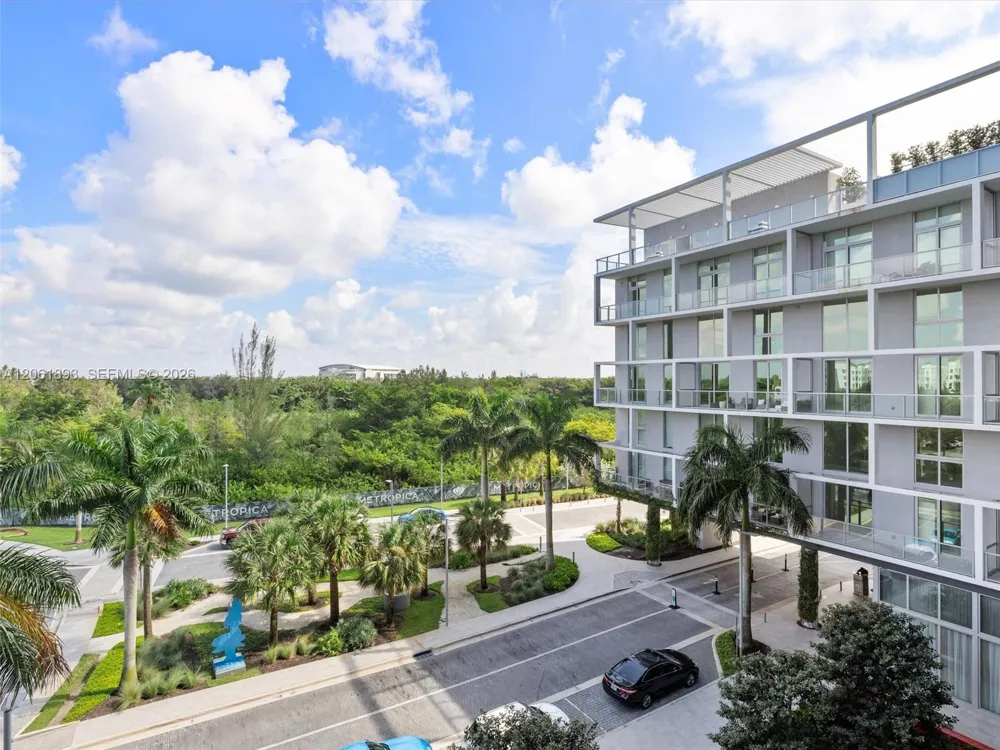 2000 Metropica Way #502 Sunrise, FL 33323