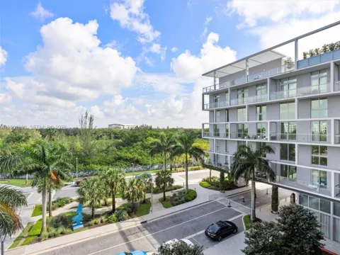 2000 Metropica Way #502